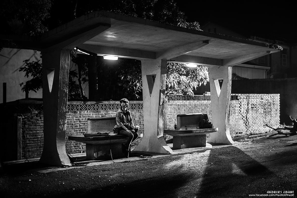 等一個人公車亭 等一個人公車亭