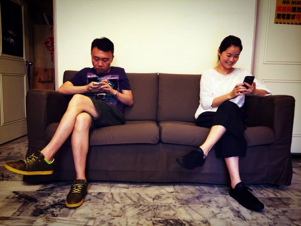 夫人交代製作人要幫忙看著導演不要亂來