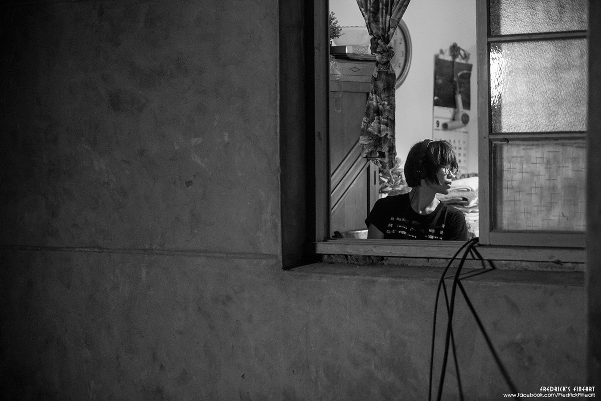 日曬"宇伶"的收音師少女 日曬"宇伶"的收音師少女