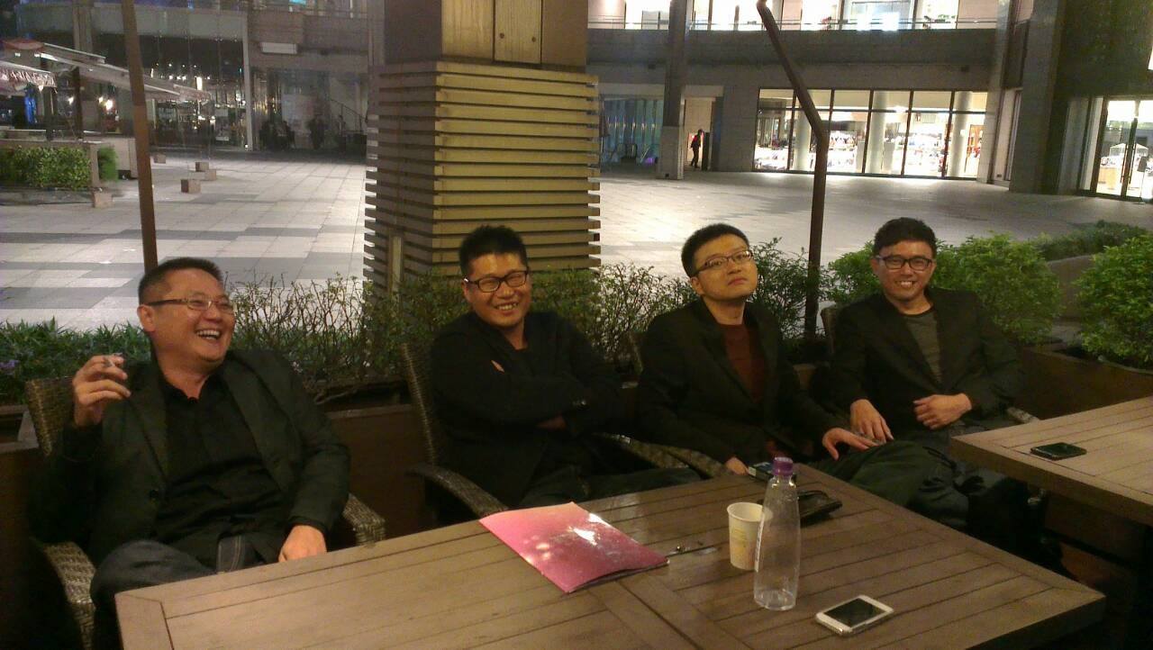 這些人是討債的嗎?