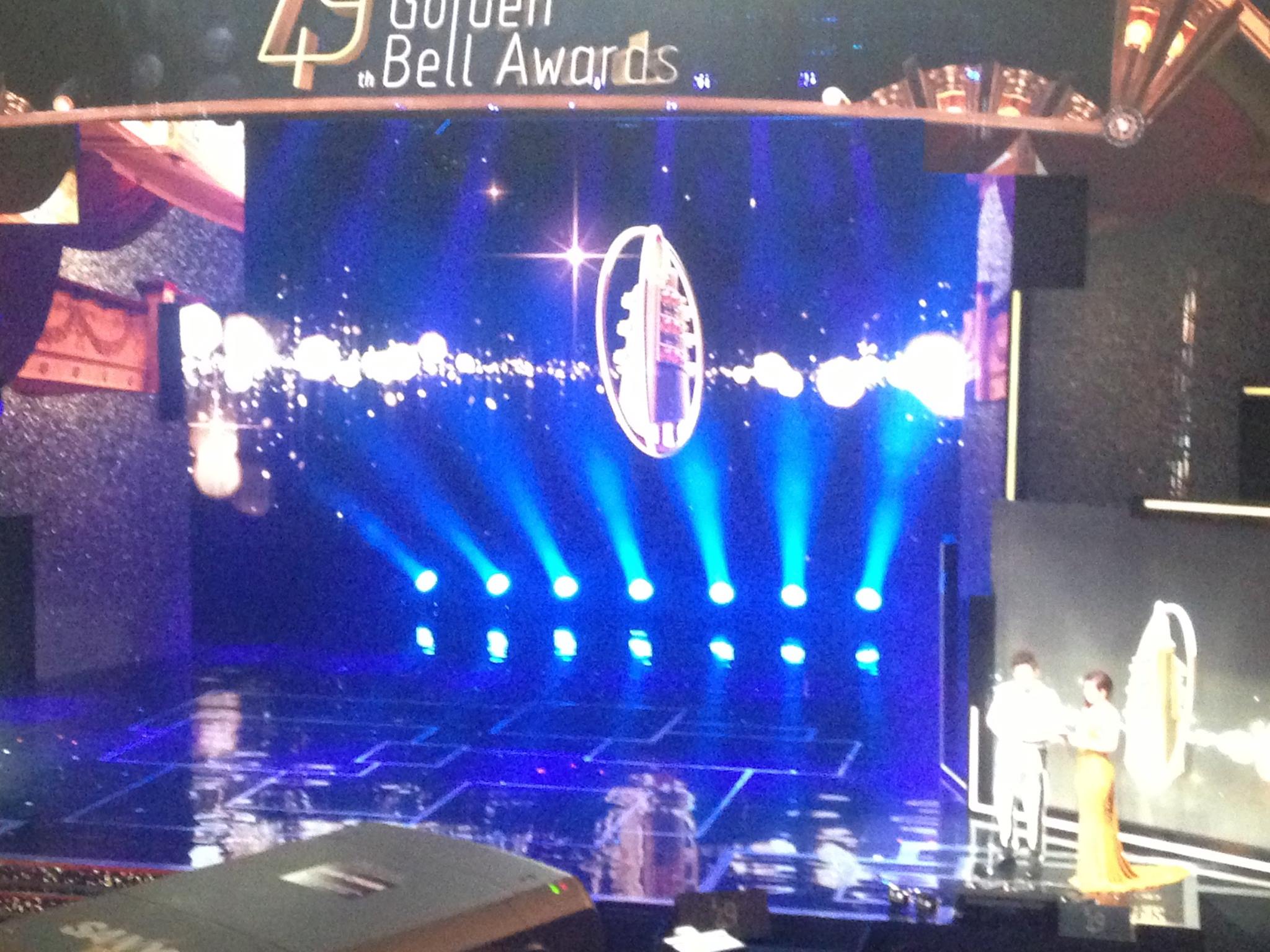 開始了...第49屆電視金...吧啦...吧啦...吧啦