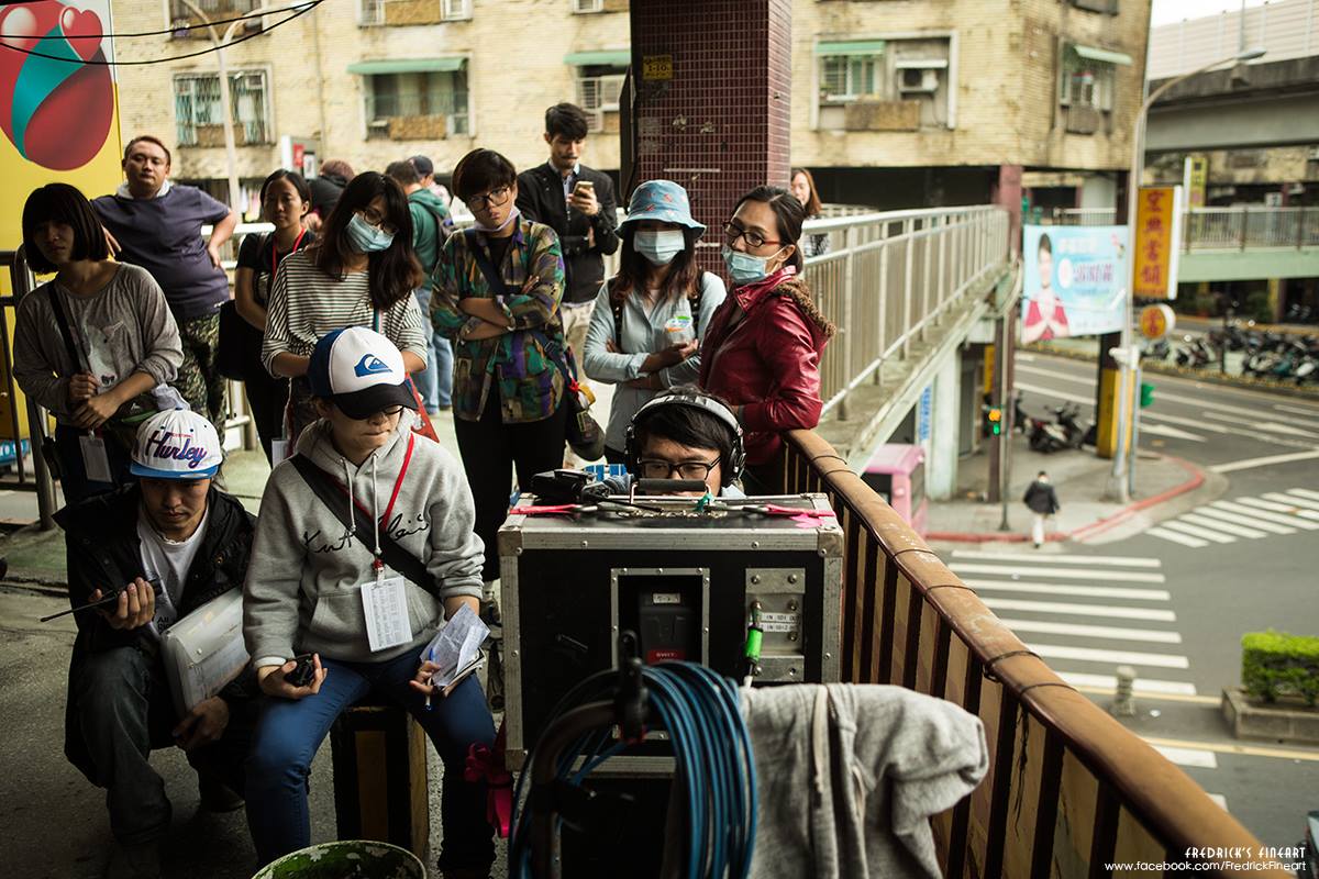 回家路上／回家路上會經過許多的地方，例如天橋......。這個華江橋附近由天橋串連起來的四個社區，設計的太屌了！