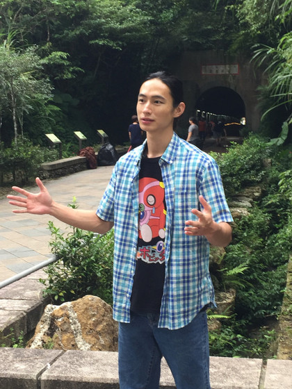 黃河 (圖)，飾演生性封閉、與家人接近零互動、沒有朋友及社交生活，卻瘋狂熱愛動畫中的虛擬角色的主角「阿南」