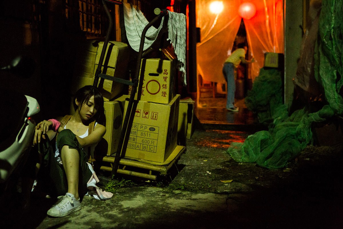 袁詠琳 飾 佳穎 ; 巫建和 飾 小南