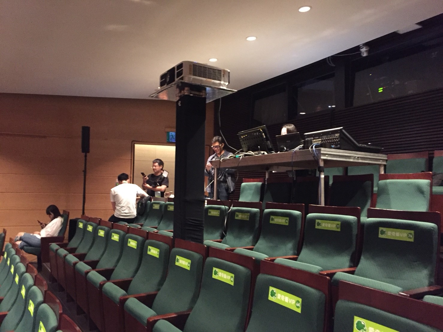 種菜女神首映會