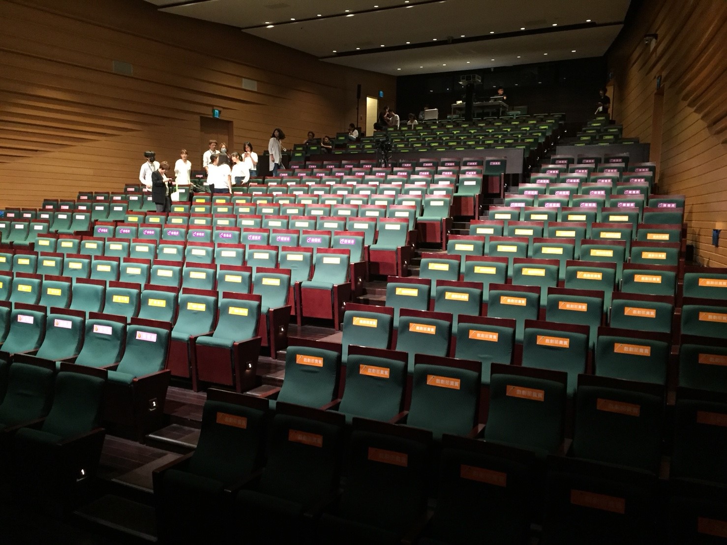 種菜女神首映會