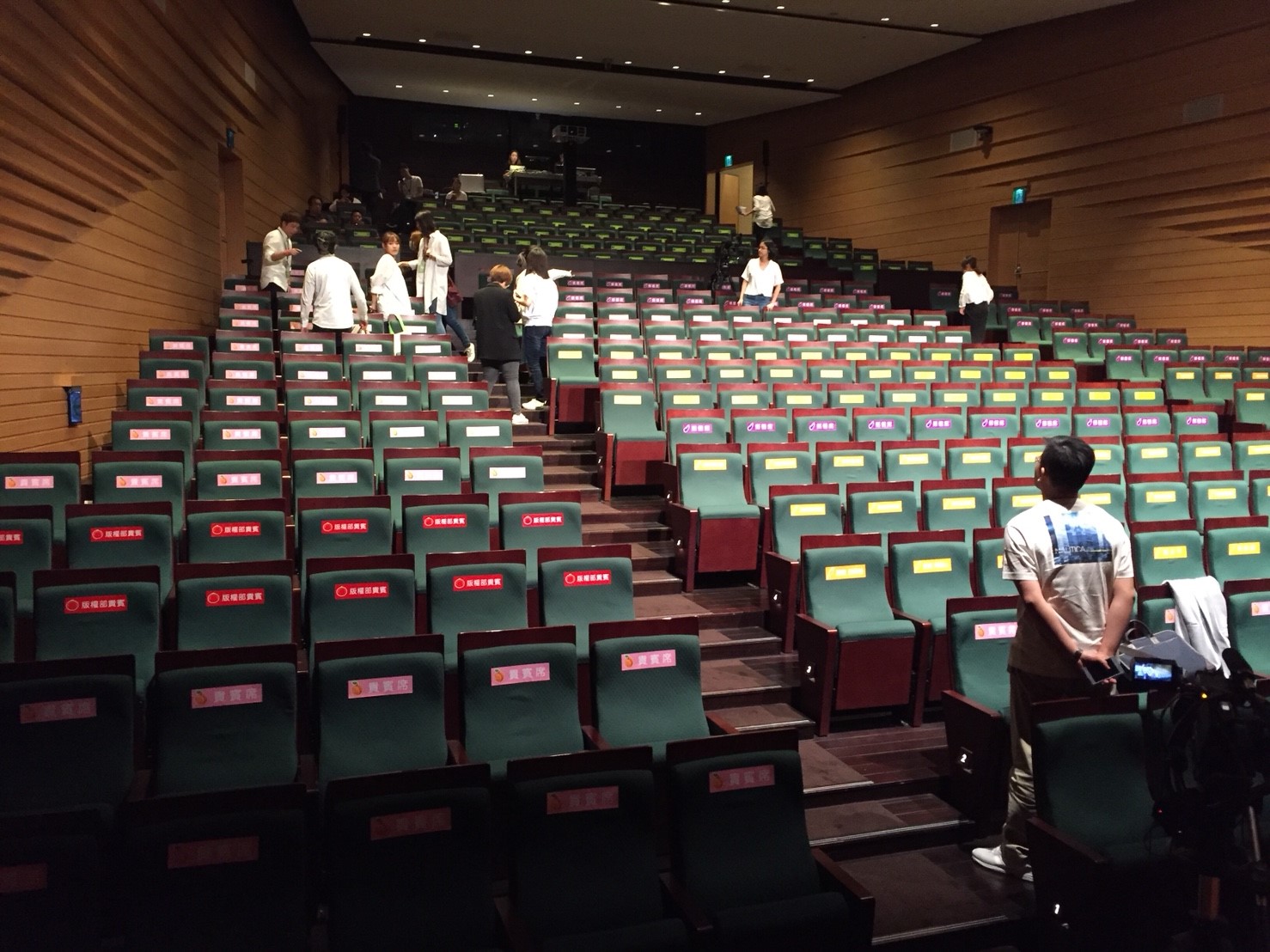 種菜女神首映會